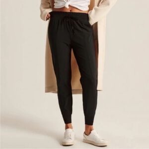 A&F High Rise Travel Joggers, Size Small